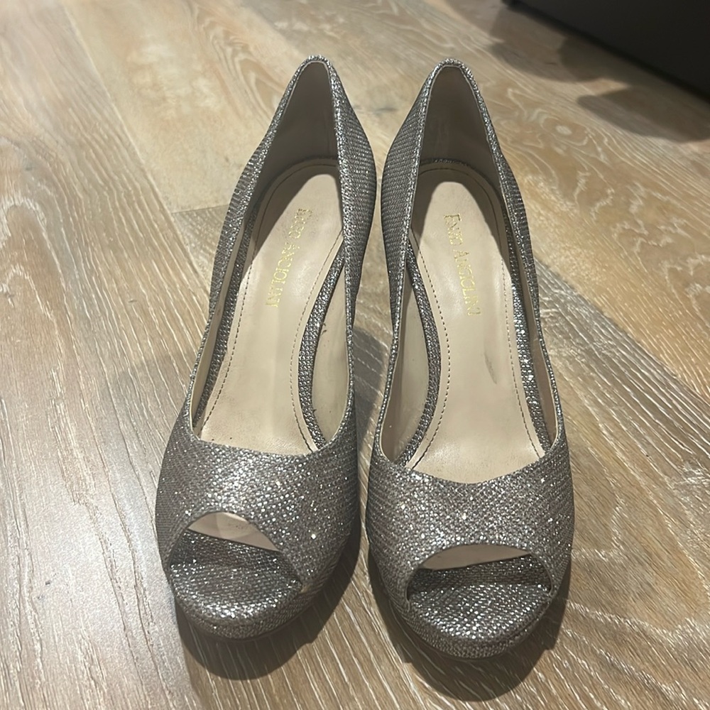 Enzo Angiolini size 6 1/2 heel